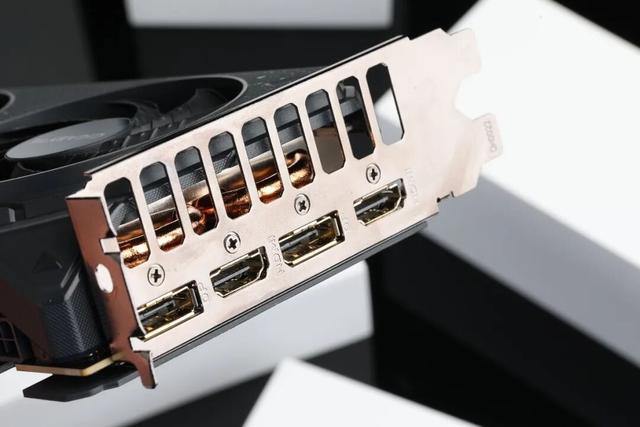 支持DLSS 4的“真甜”卡新成员——技嘉GeForce RTX 5050 GAMING OC魔鹰8GB