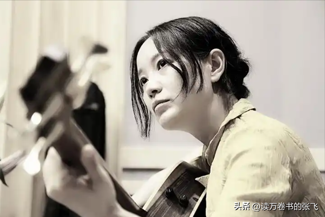 她连上5次春晚，私下却和恩师同居怀孕被骗流产，今57岁依然单身