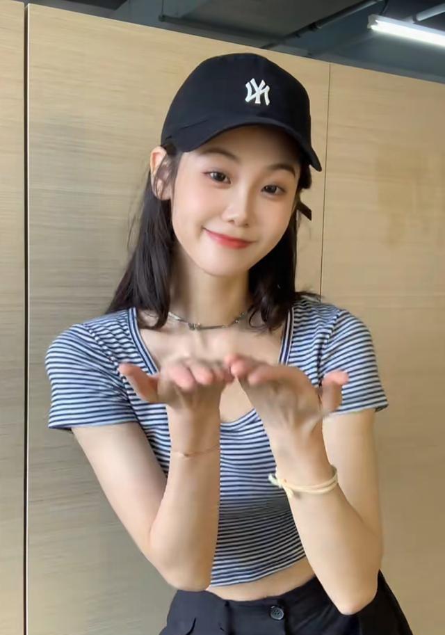 郑恺小姨子不忍了！回应刷姐夫卡买8万包事件，背后果然有隐情