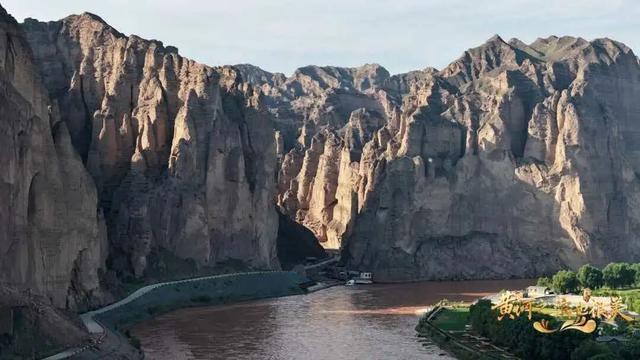 【白银文旅】黄河之上·多彩白银｜石林不语，风说千年