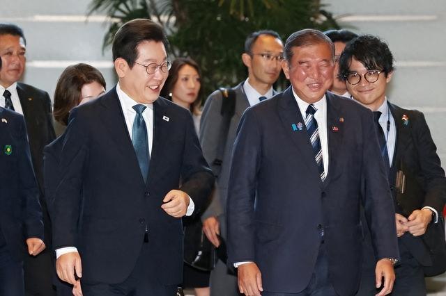 李在明没让中方失望，赶在飞机降落美国前，对特朗普泼了一盆冷水