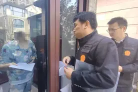 欠债2000万还在上海住着大别墅？法官上门执行！图片