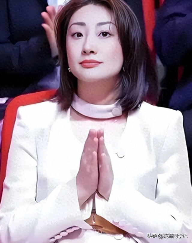 官媒发文！宗馥莉再破天花板，让亲叔宗泽后和整个商界沉默了