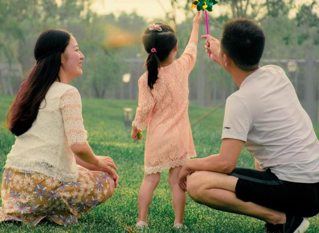 众人皆知“兔子不吃窝边草”，那下一句是什么？说尽了人性的丑陋