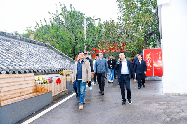 “返故乡·看发展”网络名人山东行活动走进泰安