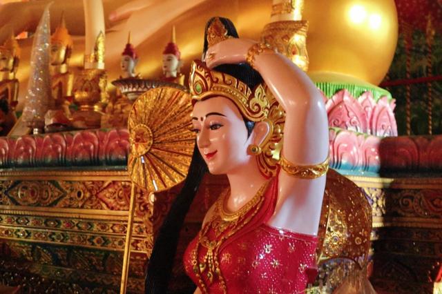 走进云南边陲清代古村，种植甘蔗，纺织，制陶，村中还有百年古寺