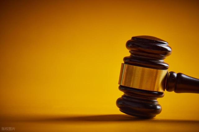 最高法披露“海底捞小便案”详情 两名17岁男生往火锅里小便 家长被判赔220万 律师：这属于监护人兜底赔付