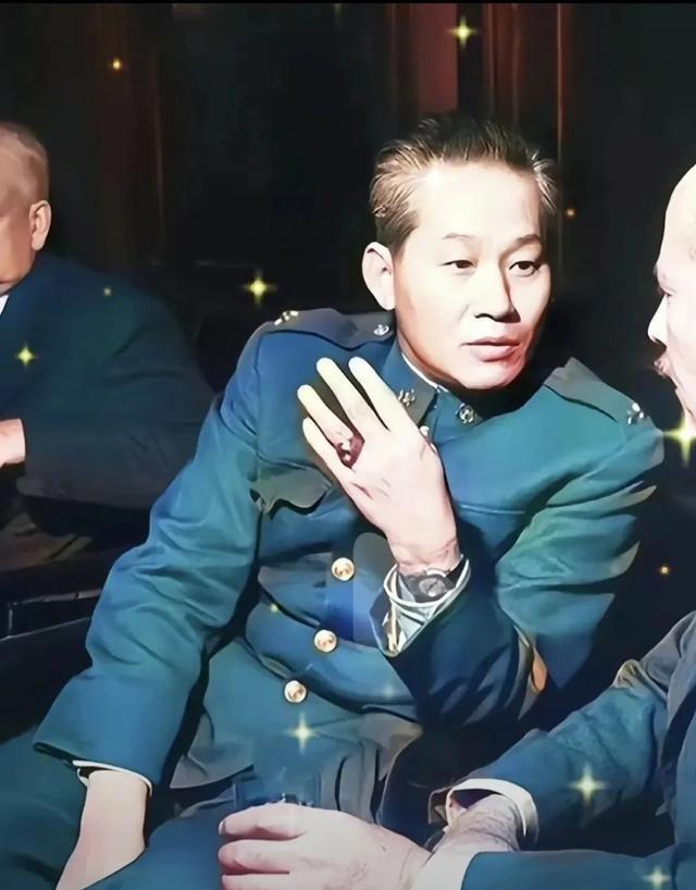 百年前孙立人照片，颜值衣品不输明星，实力获封战神，儿女皆栋梁