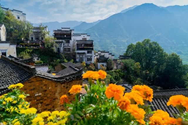 退休别只盯着三亚大理!这8座低调小城,物价低、景美更适合养老