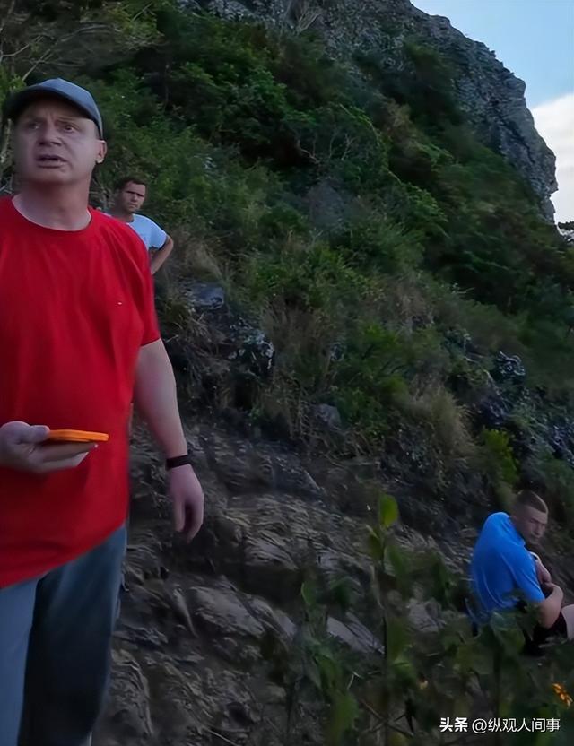 小伙旅游遇尸体，正讨论如何搬运，一德国父亲出现：见过我儿子吗