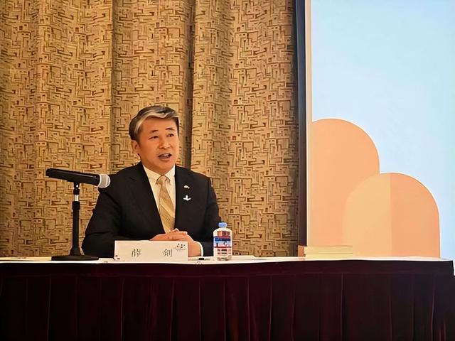 高市早苗拒不认错，日本通知中国，不解决问题，就驱逐中方外交官