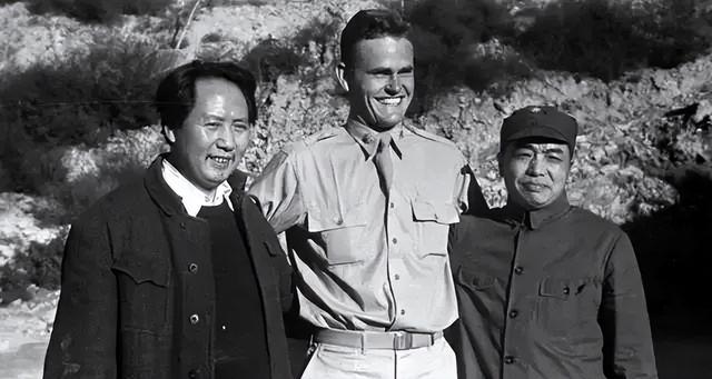 毛主席一生不进故宫	，终生再未回延安？周总理的一句话道出实情！