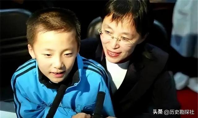 我国首位航天员杨利伟，被授予少将军衔，退休后能享受什么待遇？