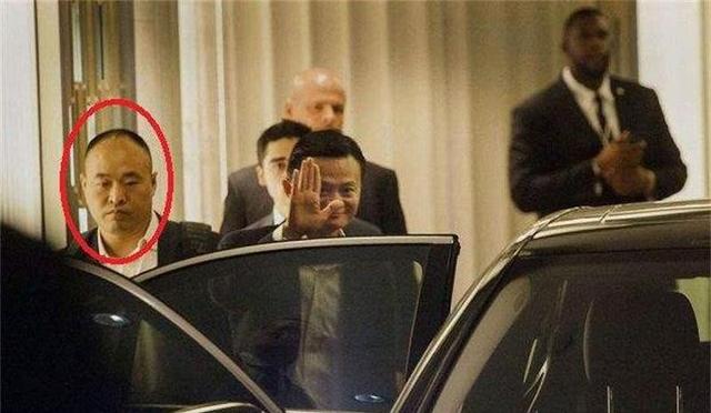 李天金：给马云当保镖年入百万，买房买车，马云卸任后过得咋样？