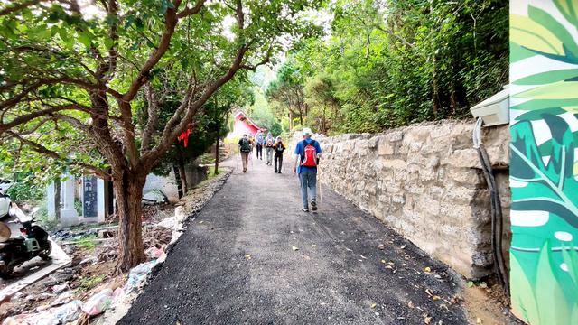 石家庄鹿泉区铜冶镇南寨村冷泉-风动石环穿