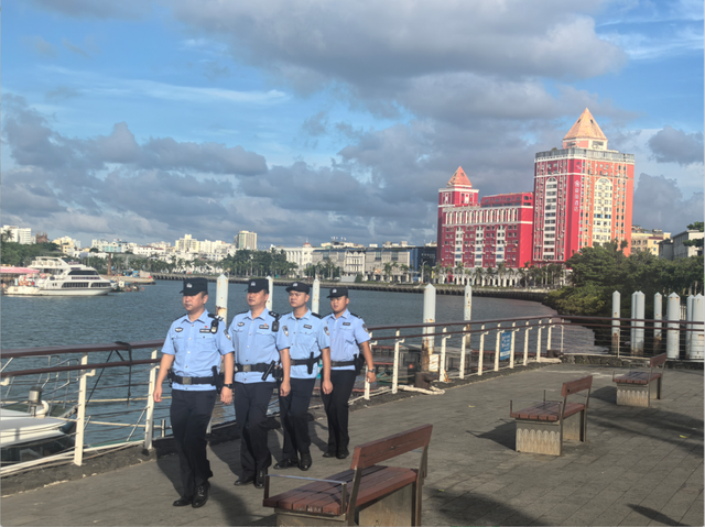 阳光下的守护丨旅游警务创新“破圈” 守护自贸港中外游客的“诗和远方”