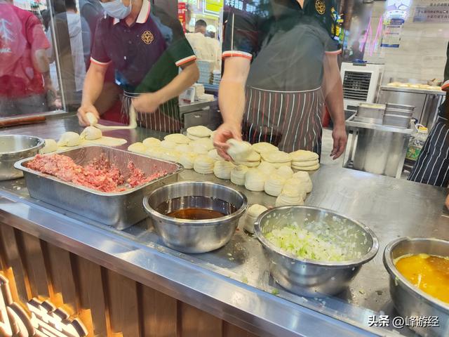 怀远观光夜市，排几十米的长龙只为尝一口牛肉饼