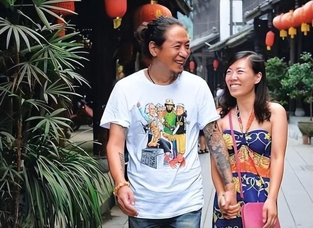 “辞职看世界”的女老师，11年后现状曝光：黯然回乡，老公已分手