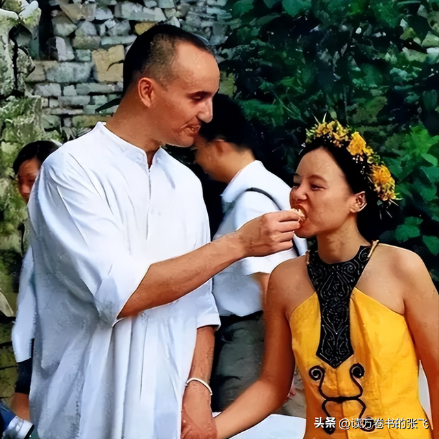 龚琳娜自述离婚内幕：“我们搂着睡了20年，直到他说交了女朋友”