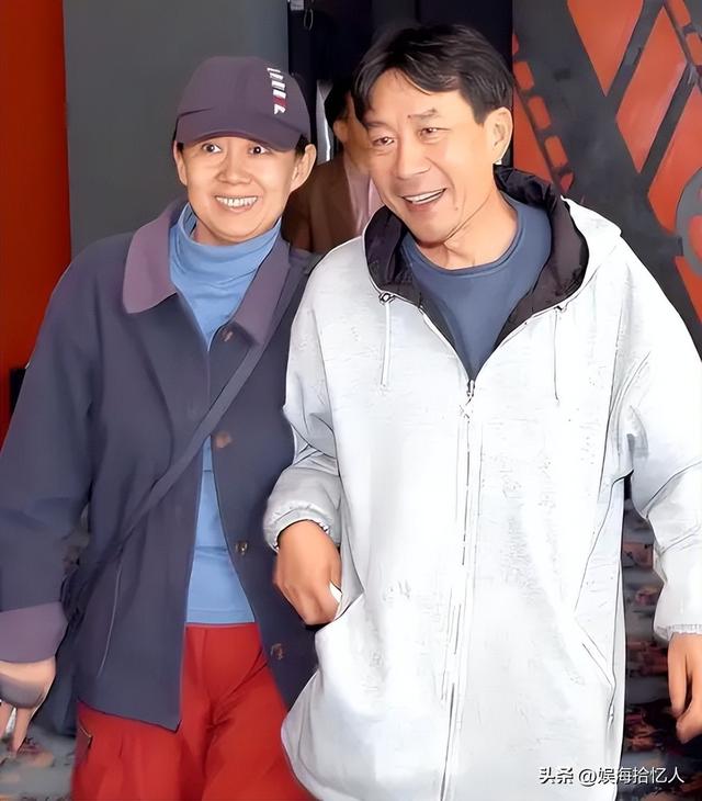 70岁李雪健妻子曝光，原来是大家熟悉的她，怪不得老公能红几十年