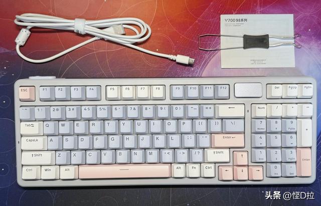 电竞少女风！高性价比Gasket结构三模机械键盘！雷柏V700 DIY-98！