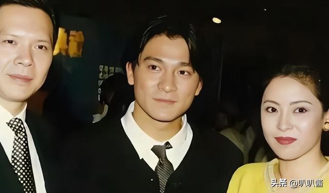 一场追悼会	，戳穿向华强夫妇在香港的真实地位，原来李连杰没说谎