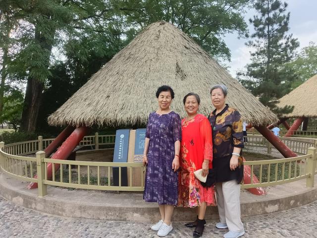 同学聚会秦安品蜜桃