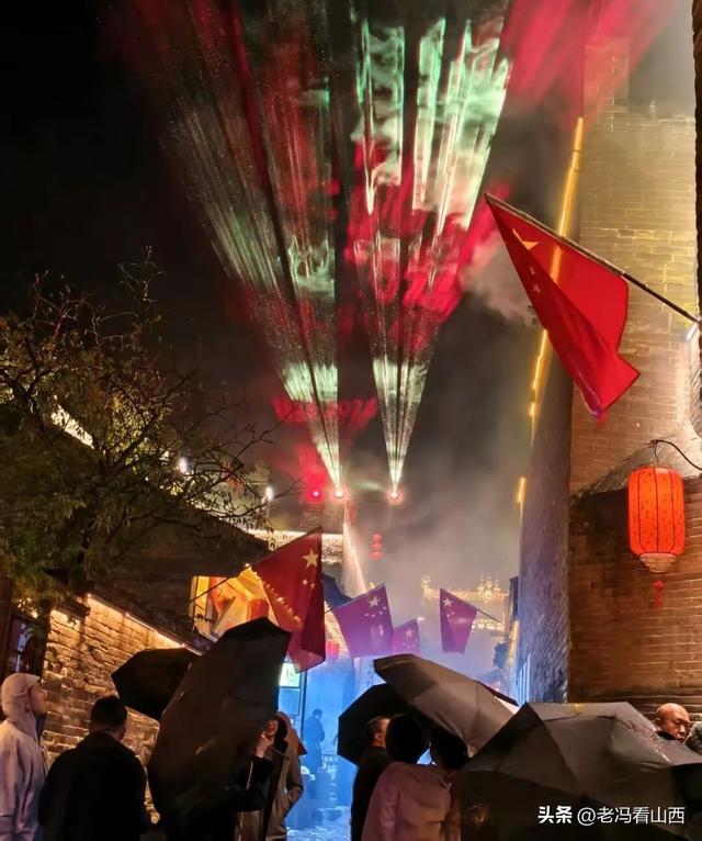 有雨？别急！山西介休 张壁古堡照样带你邂逅山河红韵！
