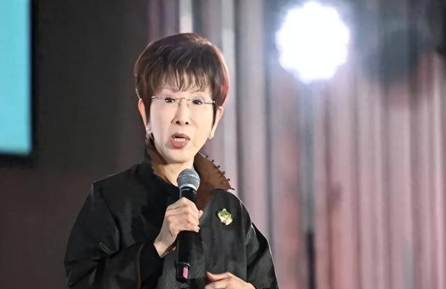 被逼迫辞职后，高市或再也不敢叫板中国，洪秀柱一语成谶