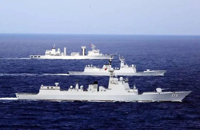 中国海军2度开火，驱逐日本军舰，日媒：有1枚炮弹在日舰附近炸开