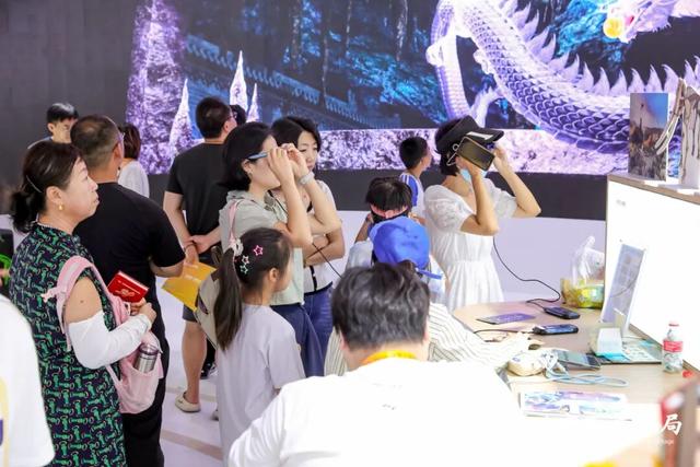 2025服贸会｜不舍再见，明年再会！服贸会文博展区5天解锁 “博物馆新玩法”：看、摸、带、玩一次体验全