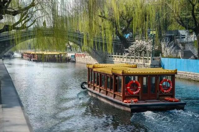 董宇辉向世界推荐，“请花几天时间去山东”！