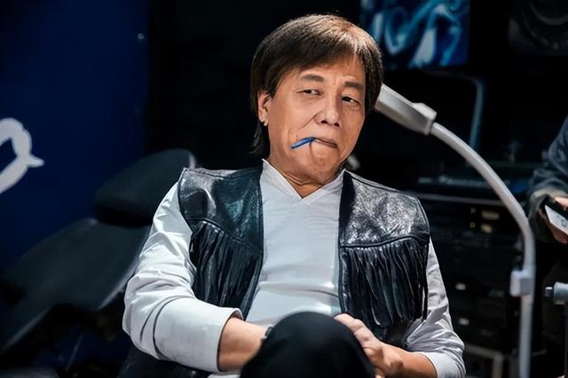 梁小龙去世不到24小时	，恶心的一幕发生了，成龙发文吊唁字字催泪