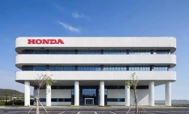 又一巨头倒下！连续11月下滑，1500亿利润蒸发，停产5天只是开始