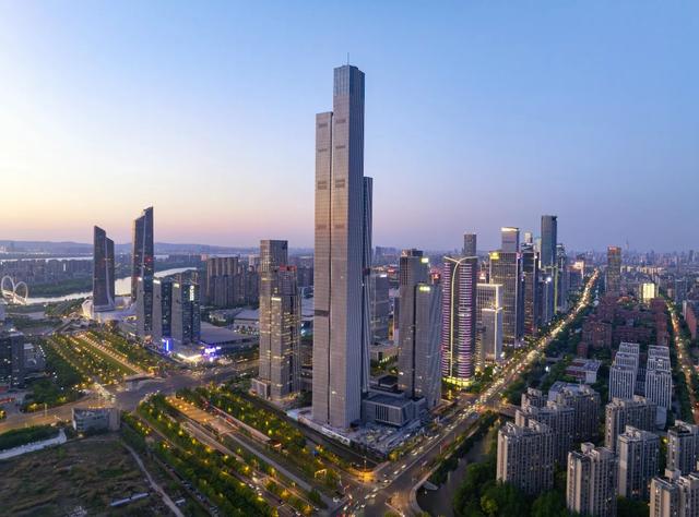 南京市中心悄悄“搬家”？这3个新中心正在强势崛起！