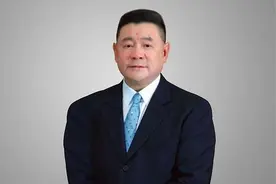 刘銮雄被许家印割了韭菜，恒大汽车和恒大物业让他赔了75亿图片