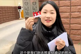 四川小伙爱上越南美女，相识1年火速闪婚，自掏腰包为老丈人修房图片