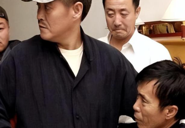 80岁何庆魁不再隐瞒，坦言与赵本山的“真实关系”，宋丹丹说对了