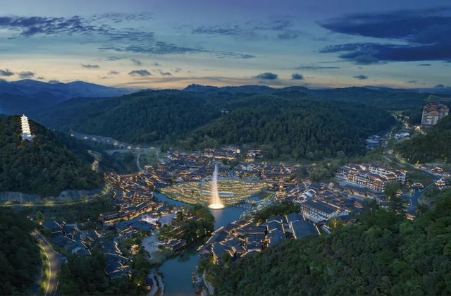 这个“名牌加身”的西南山城，正适合淡季来玩！