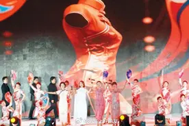 2025沈阳旗袍文化季落幕 旗袍成为沈阳走向世界的文化名片图片