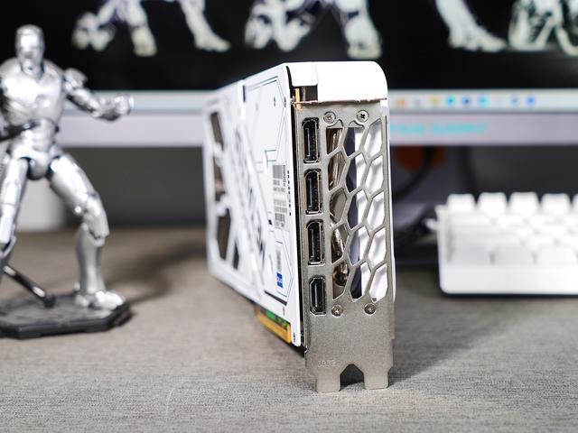8G显存是原罪，还是光追来背锅？RTX5060金属大师对比评测