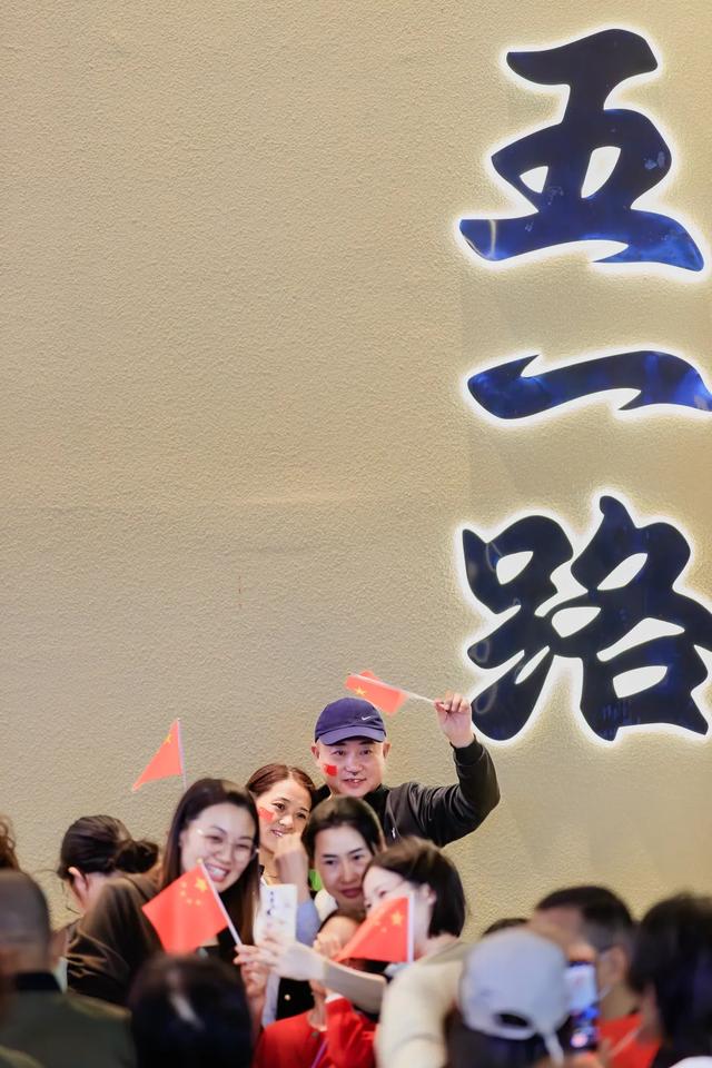 荆州这条老街，突然火了！