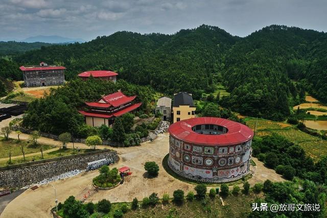 别只盯着庐山了！江西这3个冷门小城，才是真正的仙境天花板！