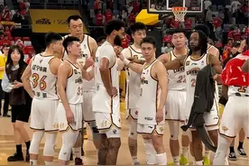 破案了！赵继伟为何十分低迷场均5分？付政浩说出原因一针见血图片