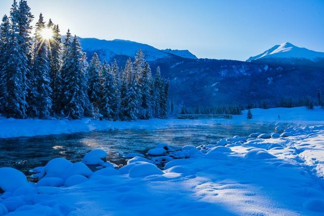 新疆真糊涂啊！赛过东北的雪景顶流，外地人都喜欢，赶快宣传吧！