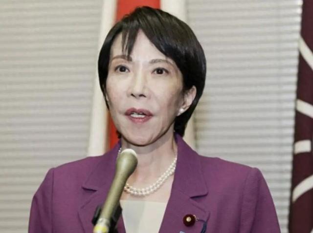 辽宁舰直冲日本，美航母离开，德总理突然出手，给了高市重重一击