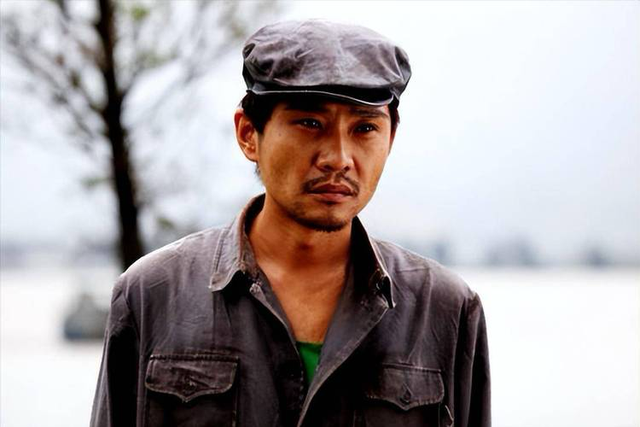 23年前他发誓成名也不抛弃丑妻，如今兑现承诺，活成爱情教科书