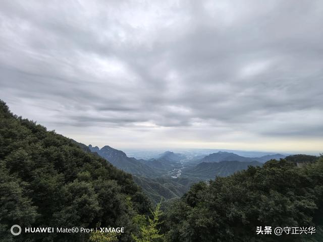 愚公故里伏始向水洪池借凉