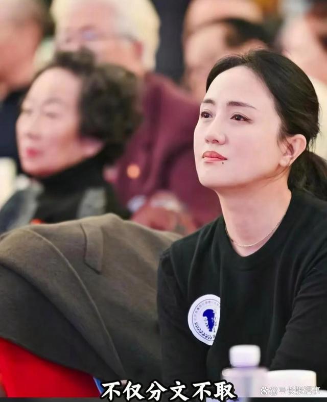 离春节不到2个月	，52岁辛柏青高调官宣喜讯，朱媛媛总算能安心了