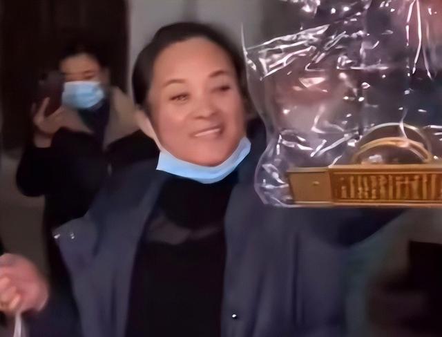 朱小伟做梦都不会想到，离婚四年后，陈亚男还是不肯放过自己